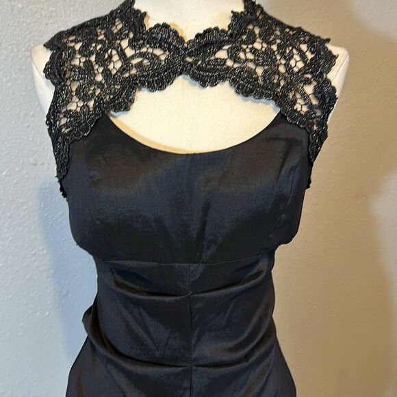 Xscape lace taffeta black mermaid gown size 4 - Picture 3 of 12